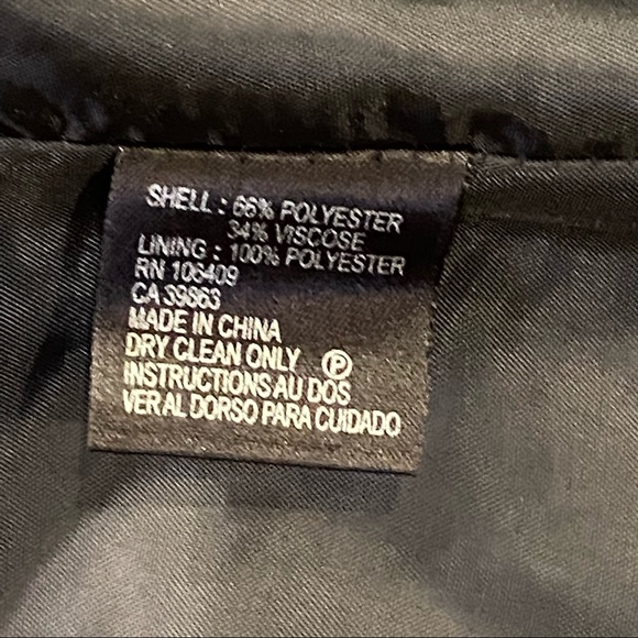 TAHARI Arthur S. Levine 10 Black Pinstripe Double-Breasted Short Blazer - Picture 7 of 7